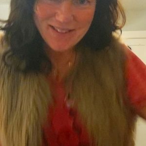 Worn NEVER! GORGEOUS!! Beautiful faux fur vest!!!! Great for layiring